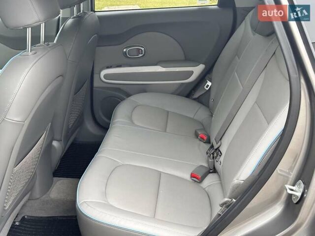 Серый Киа Soul EV, объемом двигателя 0 л и пробегом 181 тыс. км за 8299 $, фото 15 на Automoto.ua