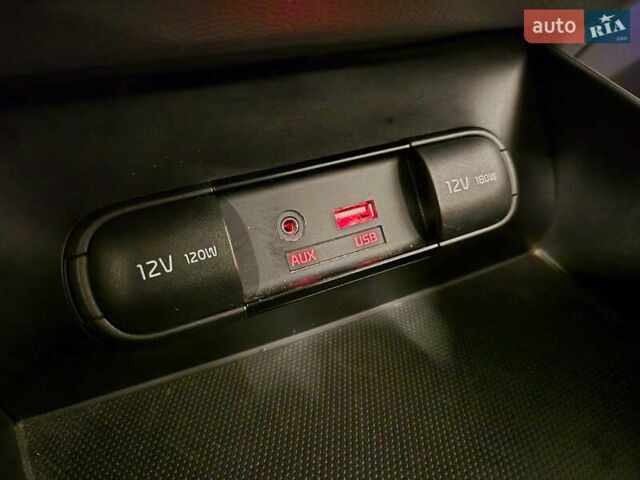 Серый Киа Soul EV, объемом двигателя 0 л и пробегом 74 тыс. км за 7650 $, фото 30 на Automoto.ua