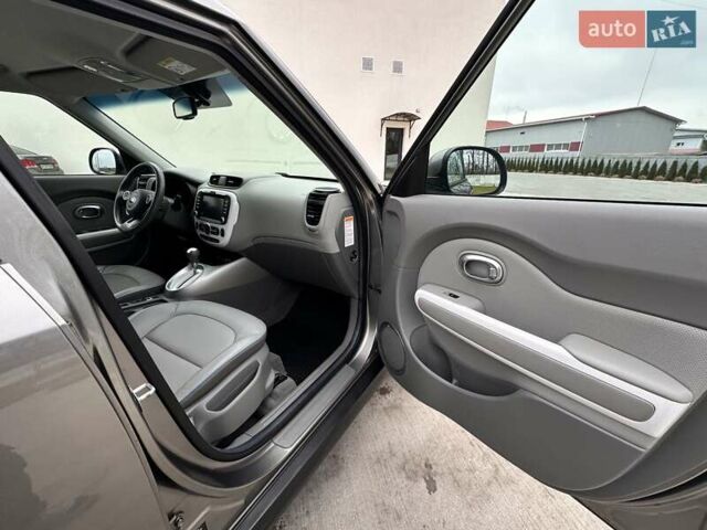 Серый Киа Soul EV, объемом двигателя 0 л и пробегом 181 тыс. км за 8299 $, фото 7 на Automoto.ua