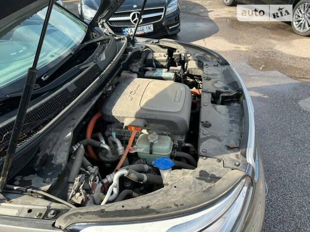 Сірий Кіа Soul EV, об'ємом двигуна 0 л та пробігом 67 тис. км за 13800 $, фото 40 на Automoto.ua