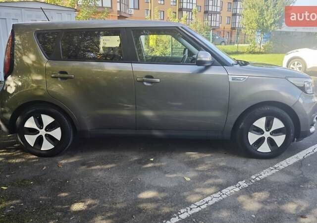 Серый Киа Soul EV, объемом двигателя 0 л и пробегом 99 тыс. км за 8500 $, фото 2 на Automoto.ua