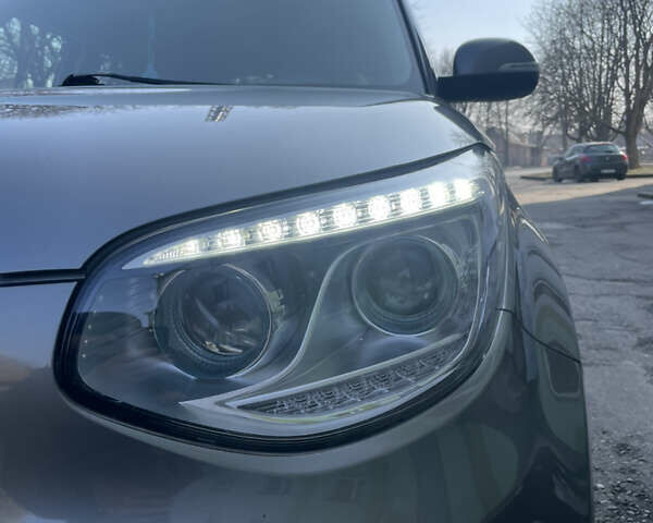 Серый Киа Soul EV, объемом двигателя 0 л и пробегом 74 тыс. км за 7650 $, фото 8 на Automoto.ua
