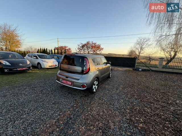 Серый Киа Soul EV, объемом двигателя 0 л и пробегом 99 тыс. км за 6000 $, фото 14 на Automoto.ua