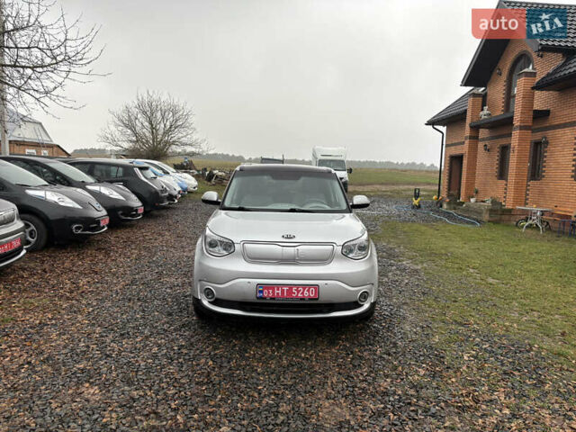 Серый Киа Soul EV, объемом двигателя 0 л и пробегом 113 тыс. км за 6100 $, фото 9 на Automoto.ua