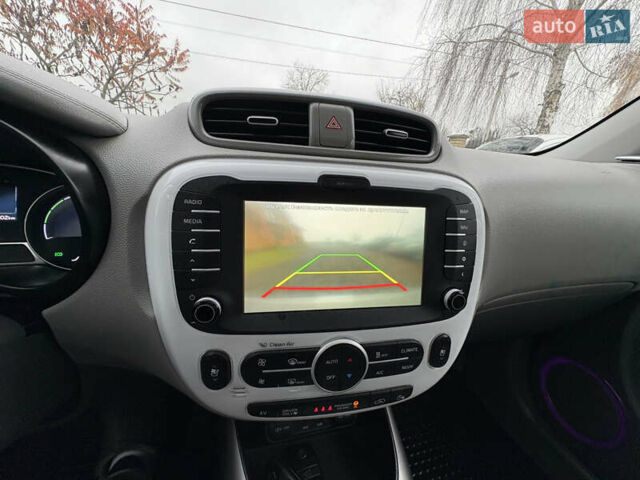 Серый Киа Soul EV, объемом двигателя 0 л и пробегом 113 тыс. км за 6100 $, фото 27 на Automoto.ua
