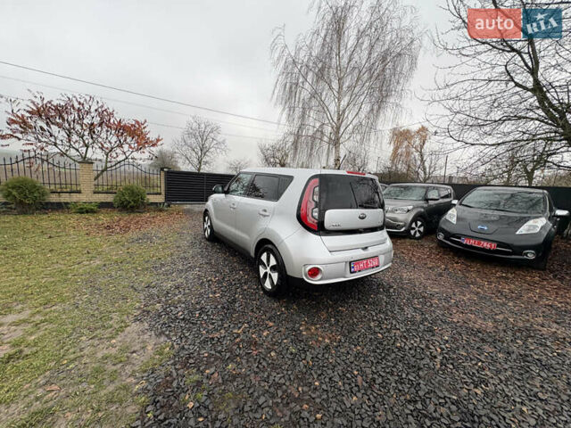 Серый Киа Soul EV, объемом двигателя 0 л и пробегом 113 тыс. км за 6100 $, фото 6 на Automoto.ua