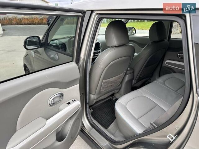 Киа Soul EV 2016 в Луцке на Automoto.ua Серый Киа Soul EV, объемом двигателя 0 л и пробегом 110 тыс. км за 9599 $, фото 20 на Automoto.ua