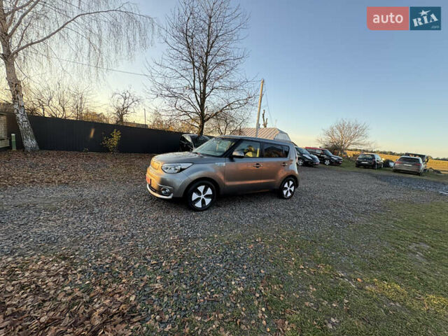 Серый Киа Soul EV, объемом двигателя 0 л и пробегом 99 тыс. км за 6000 $, фото 11 на Automoto.ua