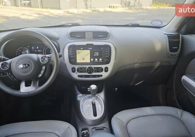 Серый Киа Soul EV, объемом двигателя 0 л и пробегом 99 тыс. км за 8500 $, фото 8 на Automoto.ua
