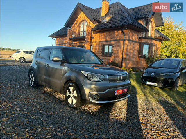 Серый Киа Soul EV, объемом двигателя 0 л и пробегом 99 тыс. км за 6100 $, фото 1 на Automoto.ua