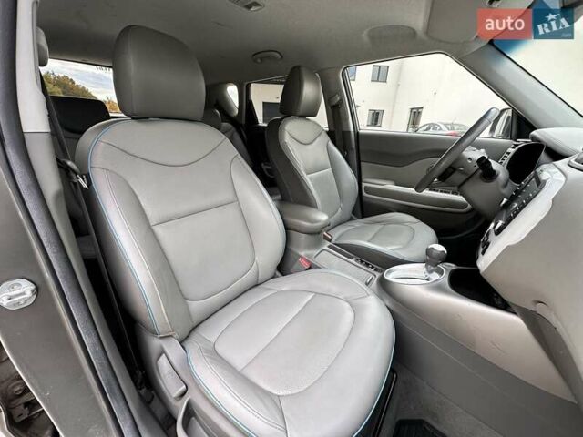 Киа Soul EV 2016 в Луцке на Automoto.ua Серый Киа Soul EV, объемом двигателя 0 л и пробегом 110 тыс. км за 9599 $, фото 15 на Automoto.ua