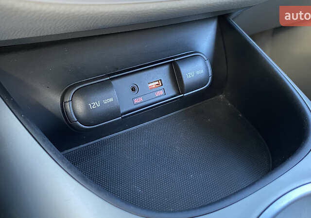 Серый Киа Soul EV, объемом двигателя 0 л и пробегом 113 тыс. км за 10700 $, фото 39 на Automoto.ua