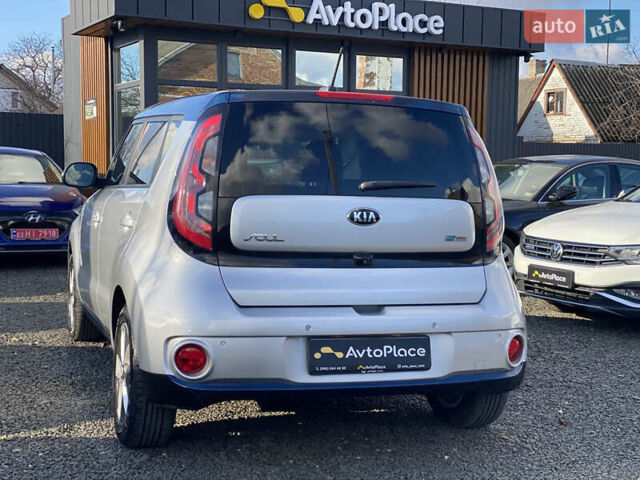 Серый Киа Soul EV, объемом двигателя 0 л и пробегом 113 тыс. км за 10700 $, фото 10 на Automoto.ua