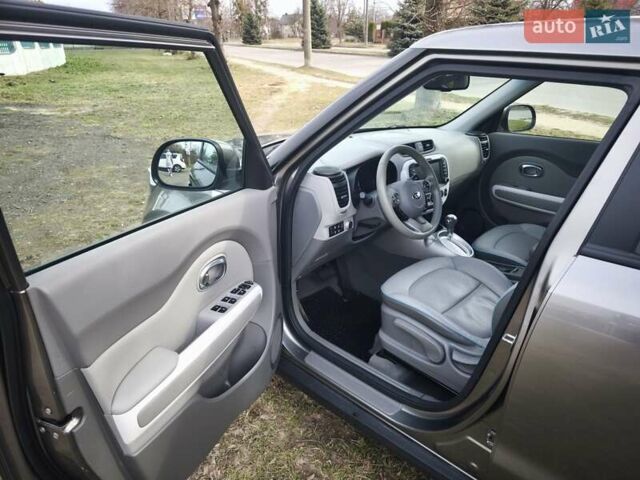Сірий Кіа Soul EV, об'ємом двигуна 0 л та пробігом 89 тис. км за 9900 $, фото 32 на Automoto.ua