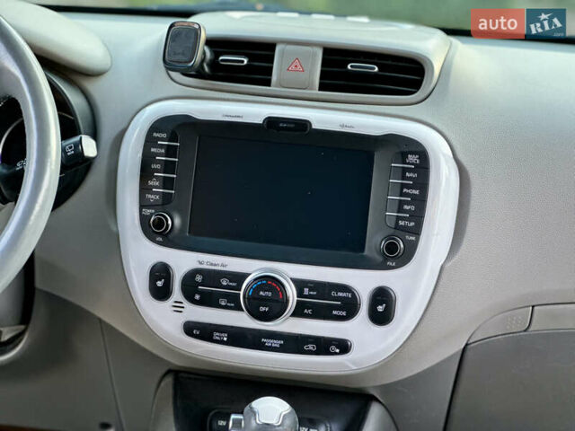 Серый Киа Soul EV, объемом двигателя 0 л и пробегом 128 тыс. км за 8000 $, фото 13 на Automoto.ua