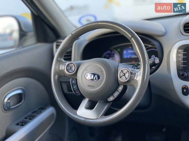 Серый Киа Soul EV, объемом двигателя 0 л и пробегом 113 тыс. км за 10700 $, фото 20 на Automoto.ua