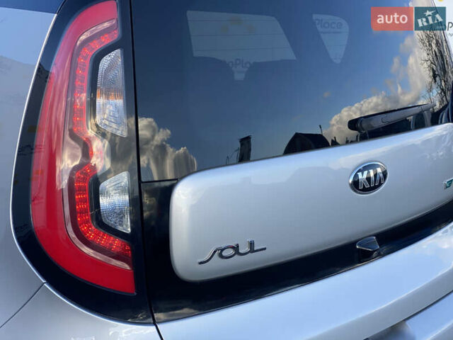 Серый Киа Soul EV, объемом двигателя 0 л и пробегом 113 тыс. км за 10700 $, фото 55 на Automoto.ua
