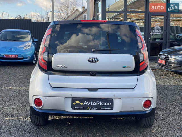 Серый Киа Soul EV, объемом двигателя 0 л и пробегом 113 тыс. км за 10700 $, фото 11 на Automoto.ua