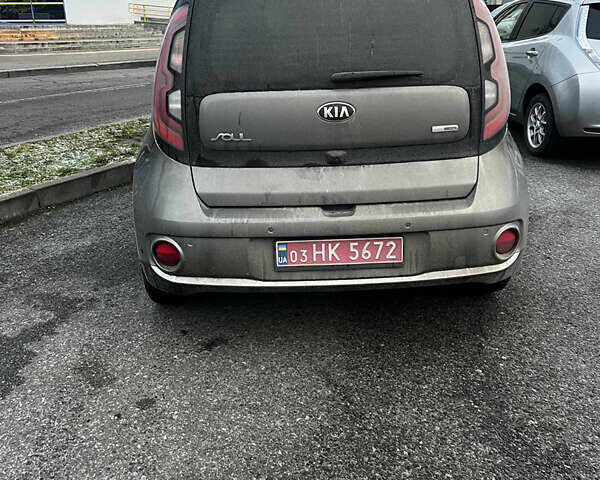 Серый Киа Soul EV, объемом двигателя 0 л и пробегом 162 тыс. км за 10500 $, фото 3 на Automoto.ua
