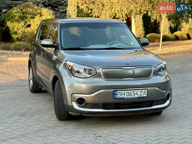 Серый Киа Soul EV, объемом двигателя 0 л и пробегом 128 тыс. км за 8000 $, фото 3 на Automoto.ua