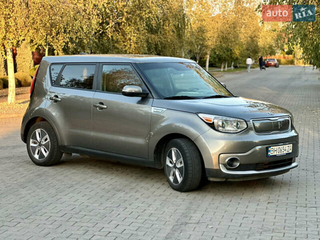 Серый Киа Soul EV, объемом двигателя 0 л и пробегом 128 тыс. км за 8000 $, фото 4 на Automoto.ua