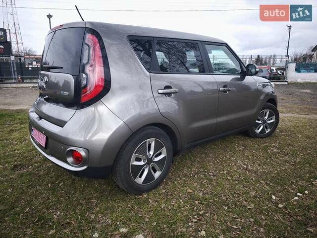 Сірий Кіа Soul EV, об'ємом двигуна 0 л та пробігом 89 тис. км за 9900 $, фото 14 на Automoto.ua