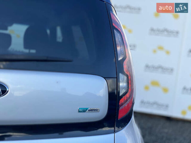 Серый Киа Soul EV, объемом двигателя 0 л и пробегом 113 тыс. км за 10700 $, фото 60 на Automoto.ua