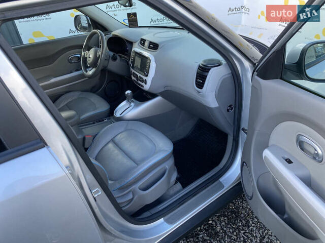 Серый Киа Soul EV, объемом двигателя 0 л и пробегом 113 тыс. км за 10700 $, фото 50 на Automoto.ua