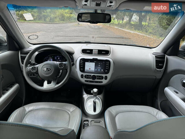 Серый Киа Soul EV, объемом двигателя 0 л и пробегом 158 тыс. км за 9900 $, фото 8 на Automoto.ua