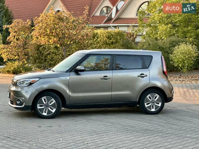 Серый Киа Soul EV, объемом двигателя 0 л и пробегом 128 тыс. км за 8000 $, фото 7 на Automoto.ua