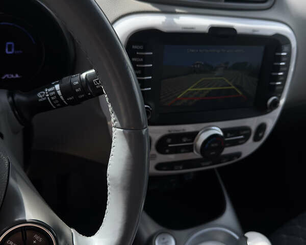 Серый Киа Soul EV, объемом двигателя 0 л и пробегом 127 тыс. км за 9300 $, фото 7 на Automoto.ua