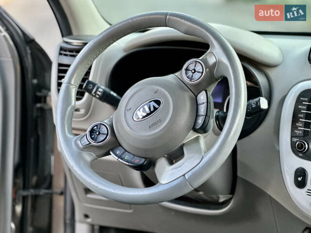 Серый Киа Soul EV, объемом двигателя 0 л и пробегом 128 тыс. км за 8000 $, фото 12 на Automoto.ua