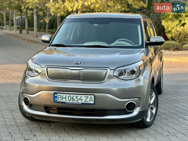 Серый Киа Soul EV, объемом двигателя 0 л и пробегом 128 тыс. км за 8000 $, фото 2 на Automoto.ua