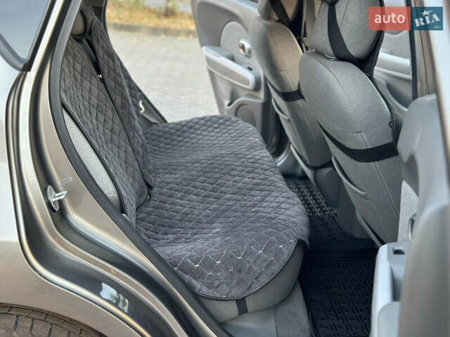 Серый Киа Soul EV, объемом двигателя 0 л и пробегом 128 тыс. км за 8000 $, фото 27 на Automoto.ua