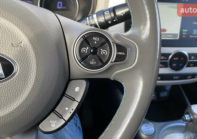 Серый Киа Soul EV, объемом двигателя 0 л и пробегом 113 тыс. км за 10700 $, фото 35 на Automoto.ua