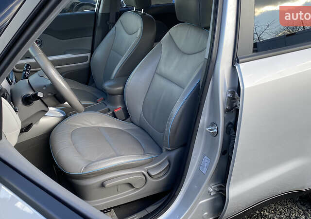 Серый Киа Soul EV, объемом двигателя 0 л и пробегом 113 тыс. км за 10700 $, фото 31 на Automoto.ua