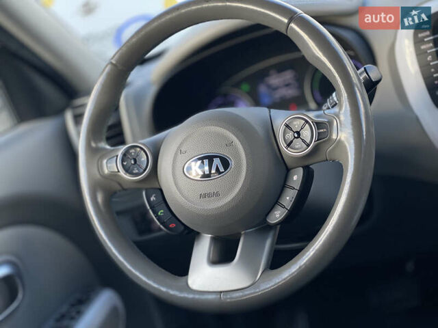 Серый Киа Soul EV, объемом двигателя 0 л и пробегом 113 тыс. км за 10700 $, фото 16 на Automoto.ua