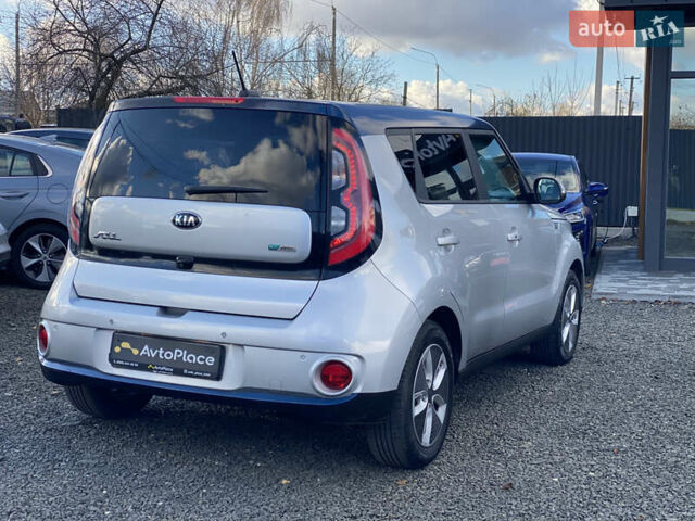 Серый Киа Soul EV, объемом двигателя 0 л и пробегом 113 тыс. км за 10700 $, фото 12 на Automoto.ua