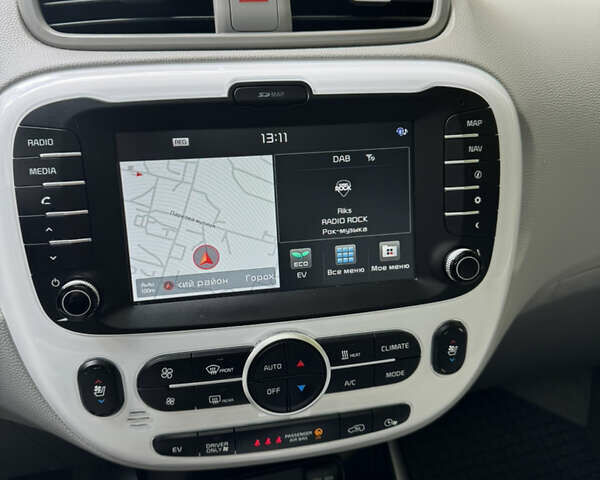 Серый Киа Soul EV, объемом двигателя 0 л и пробегом 158 тыс. км за 9900 $, фото 10 на Automoto.ua