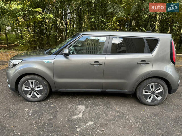 Серый Киа Soul EV, объемом двигателя 0 л и пробегом 158 тыс. км за 9900 $, фото 2 на Automoto.ua