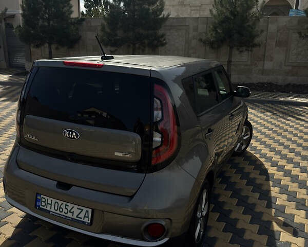 Серый Киа Soul EV, объемом двигателя 0 л и пробегом 127 тыс. км за 9300 $, фото 4 на Automoto.ua