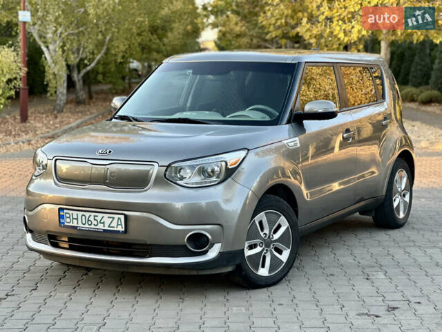 Серый Киа Soul EV, объемом двигателя 0 л и пробегом 128 тыс. км за 8000 $, фото 1 на Automoto.ua