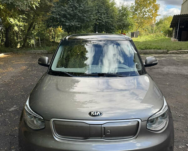 Серый Киа Soul EV, объемом двигателя 0 л и пробегом 158 тыс. км за 9900 $, фото 1 на Automoto.ua