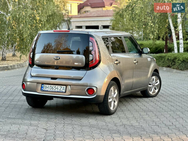 Серый Киа Soul EV, объемом двигателя 0 л и пробегом 128 тыс. км за 8000 $, фото 5 на Automoto.ua