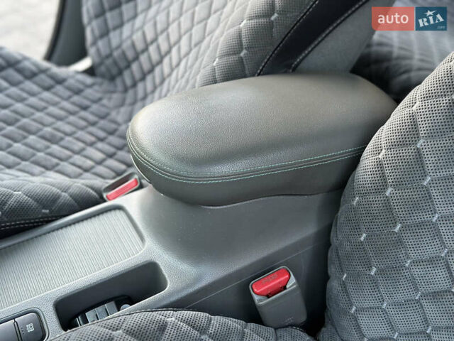 Серый Киа Soul EV, объемом двигателя 0 л и пробегом 128 тыс. км за 8000 $, фото 24 на Automoto.ua