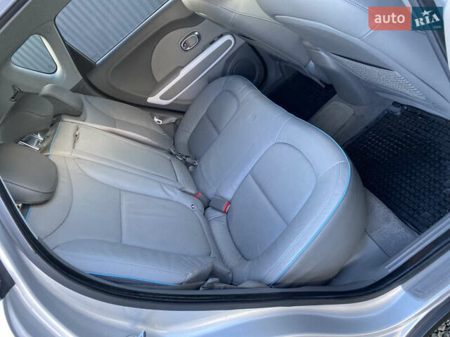 Серый Киа Soul EV, объемом двигателя 0 л и пробегом 113 тыс. км за 10700 $, фото 52 на Automoto.ua