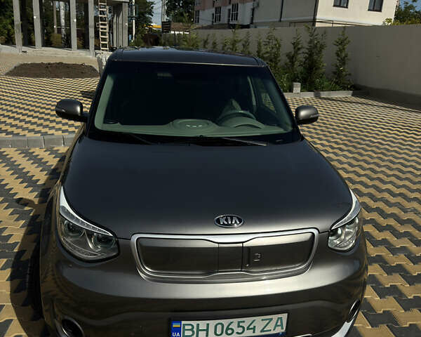 Серый Киа Soul EV, объемом двигателя 0 л и пробегом 127 тыс. км за 9300 $, фото 3 на Automoto.ua