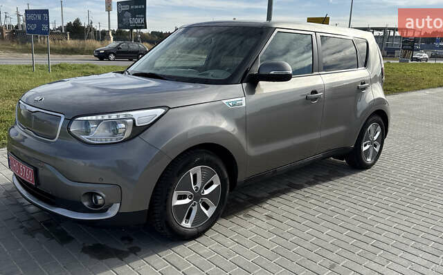 Серый Киа Soul EV, объемом двигателя 0 л и пробегом 104 тыс. км за 10499 $, фото 15 на Automoto.ua