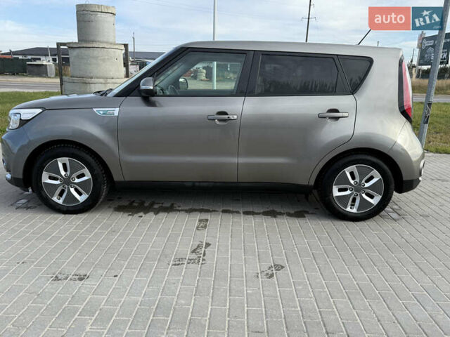 Серый Киа Soul EV, объемом двигателя 0 л и пробегом 104 тыс. км за 10499 $, фото 17 на Automoto.ua