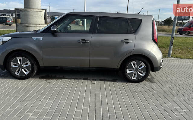 Серый Киа Soul EV, объемом двигателя 0 л и пробегом 104 тыс. км за 10499 $, фото 24 на Automoto.ua